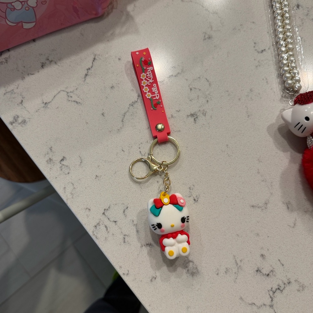 Hello kitty bundle - Picture 7 of 11